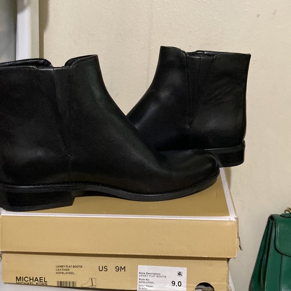 Michael Kors Lainey Flat Bootie Black leather - Picture 1 of 14